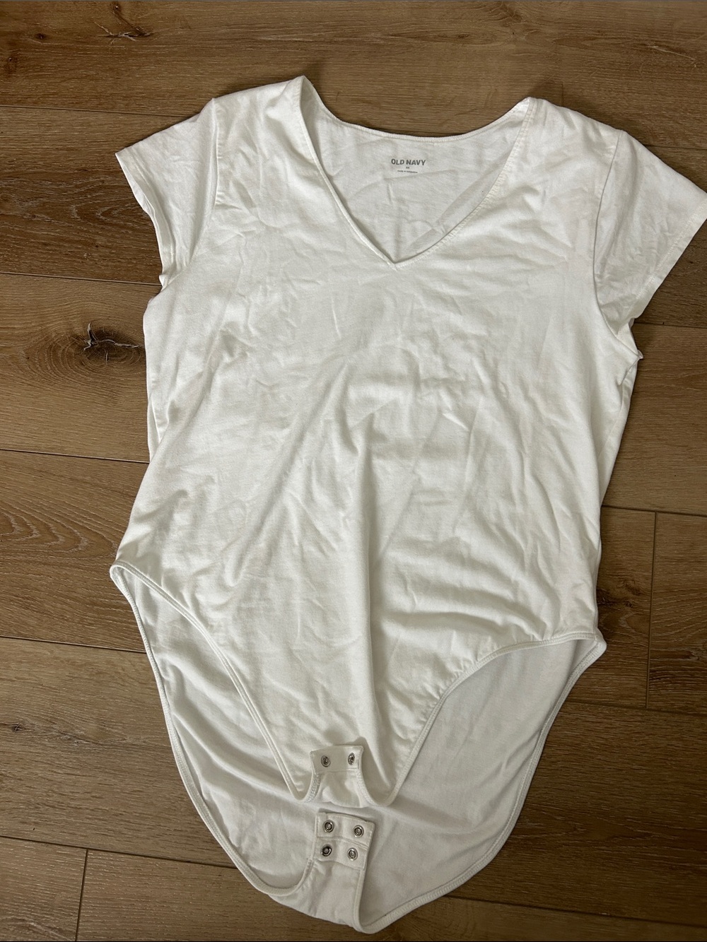 Old Navy White V-Neck Short Sleeve Snap Bodysuit, Sz. 2X, Color White.